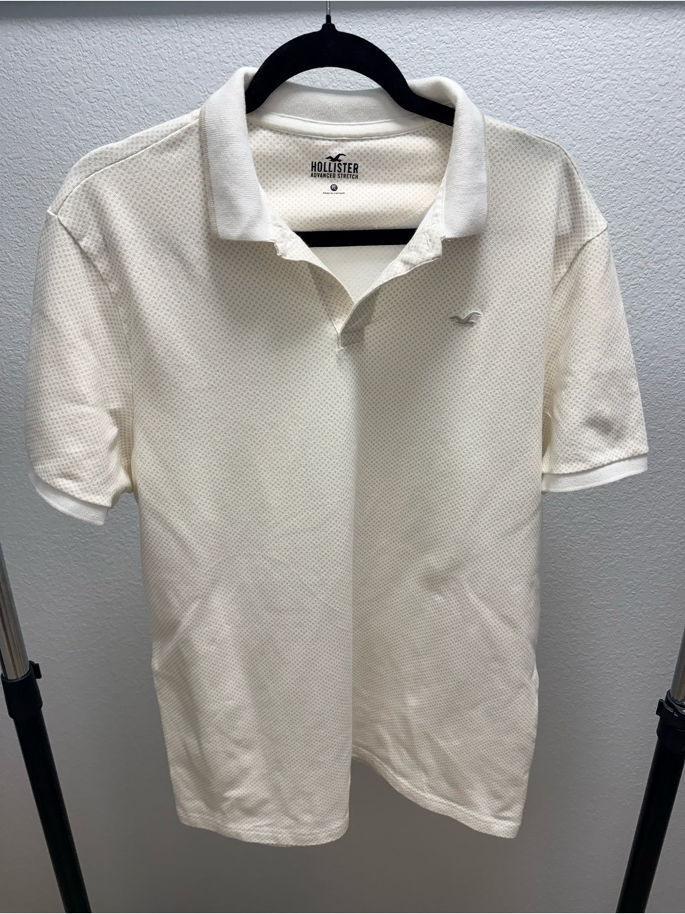Hollister Men's Ivory Short-Sleeve Polo
